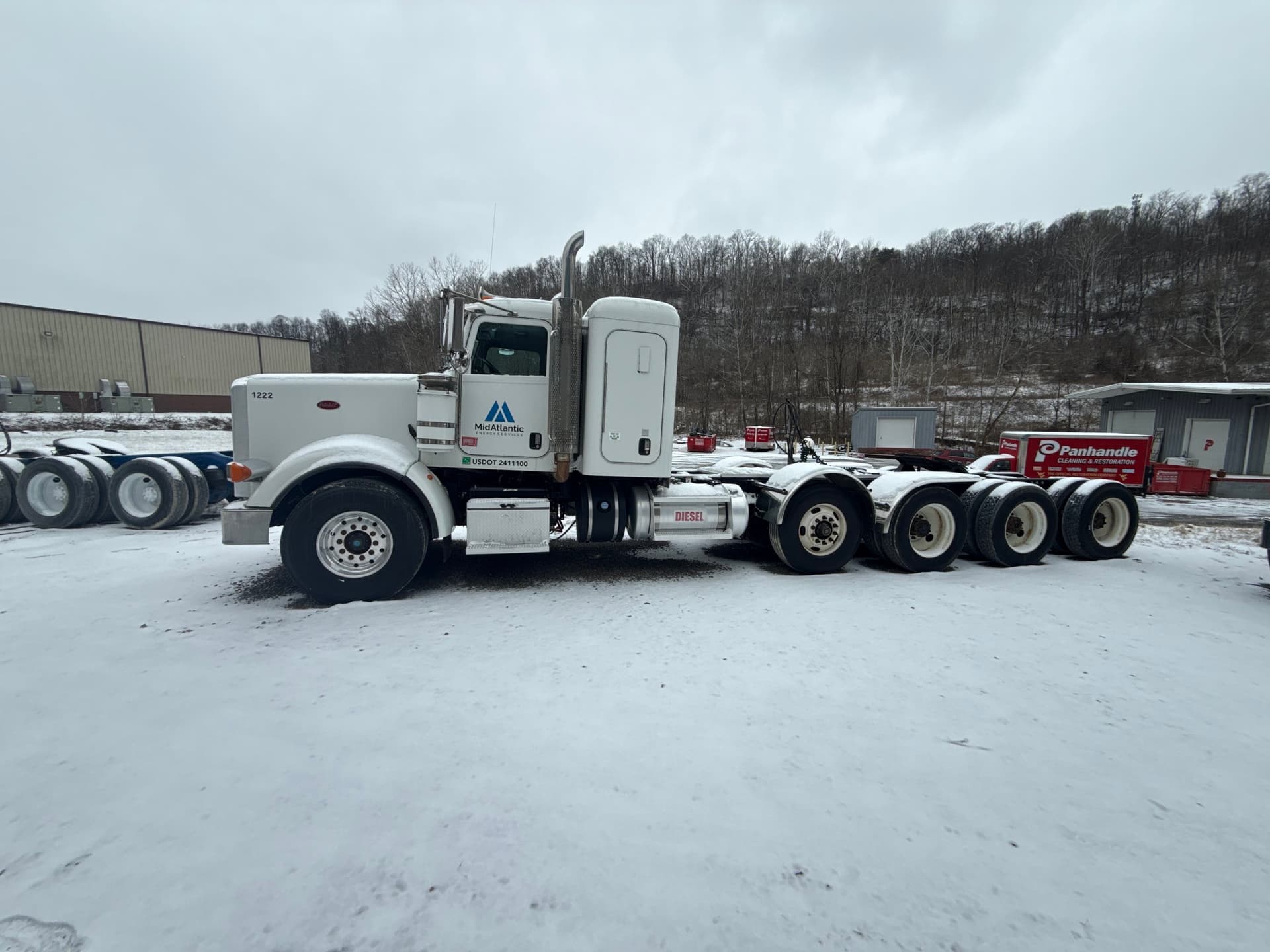 2013 Peterbilt 367 Tri-Drive