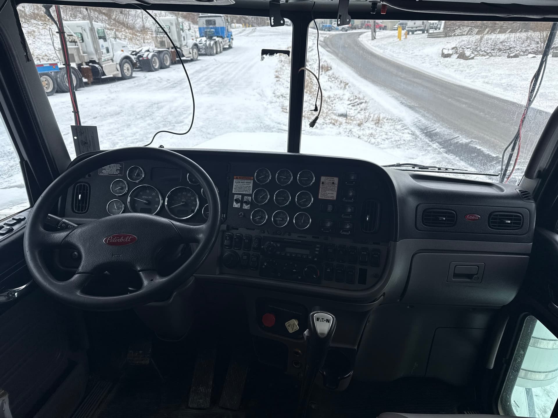 2013 Peterbilt 367 Tri-Drive