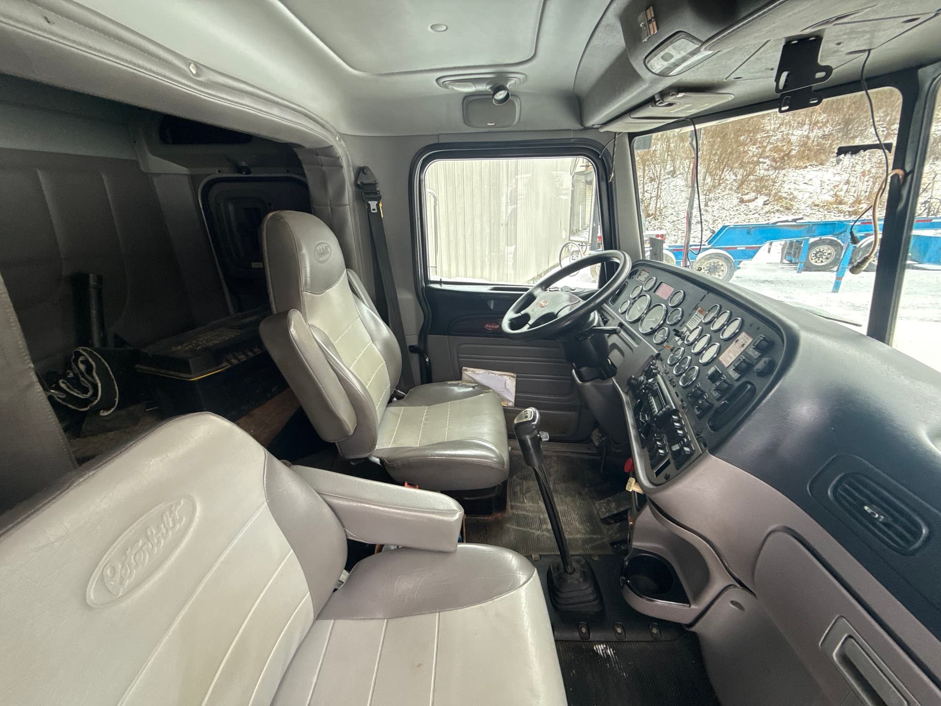 2013 Peterbilt 367 Tri-Drive