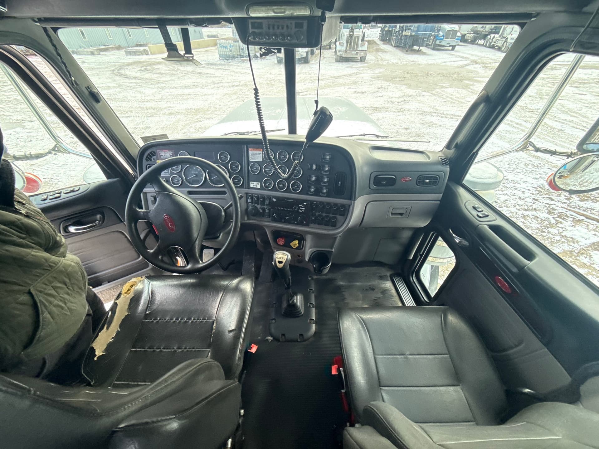 2015 Peterbilt 367 Tri-Drive with CTU Wet Kit