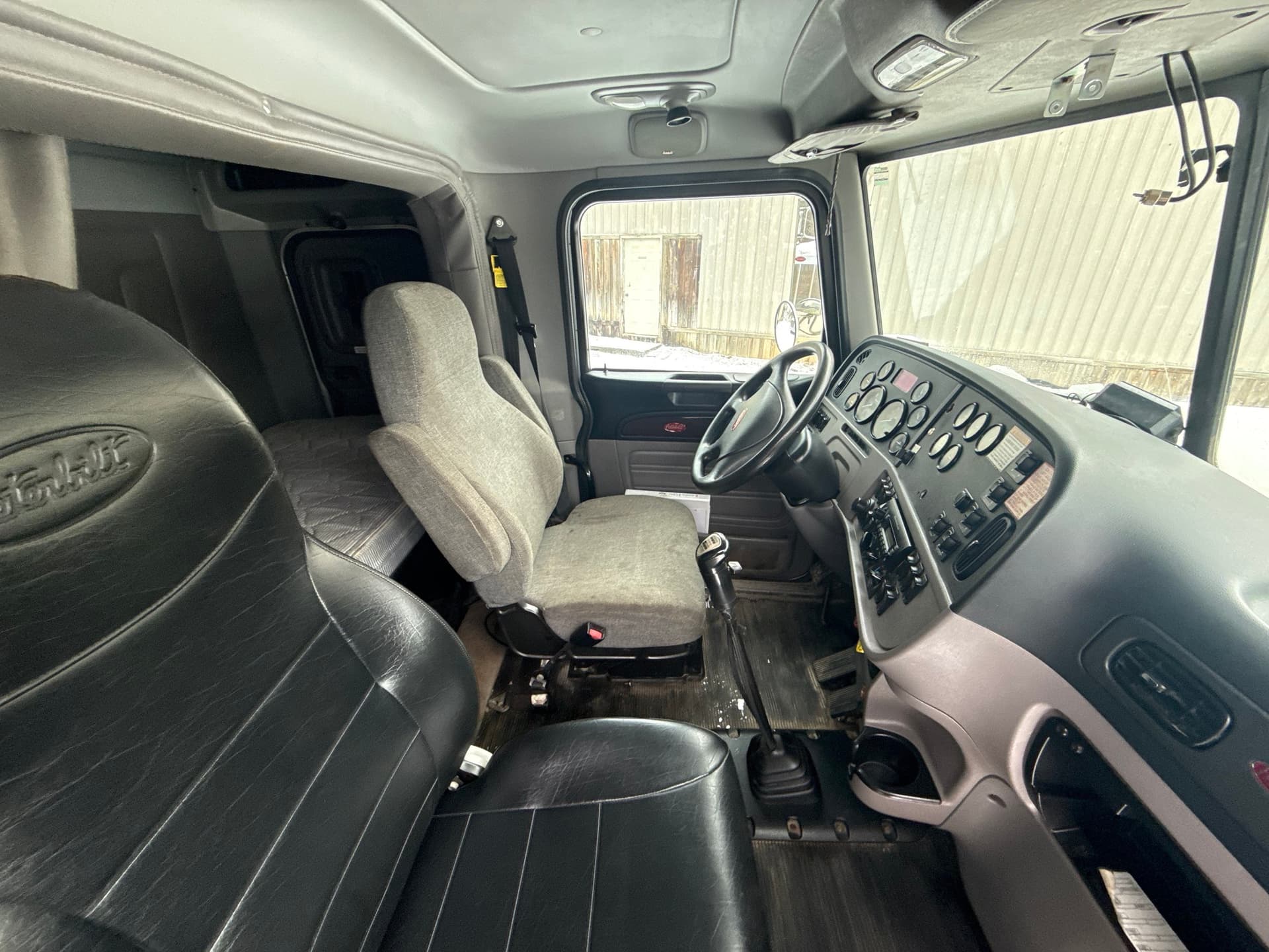 2013 Peterbilt 367 Tri-Drive