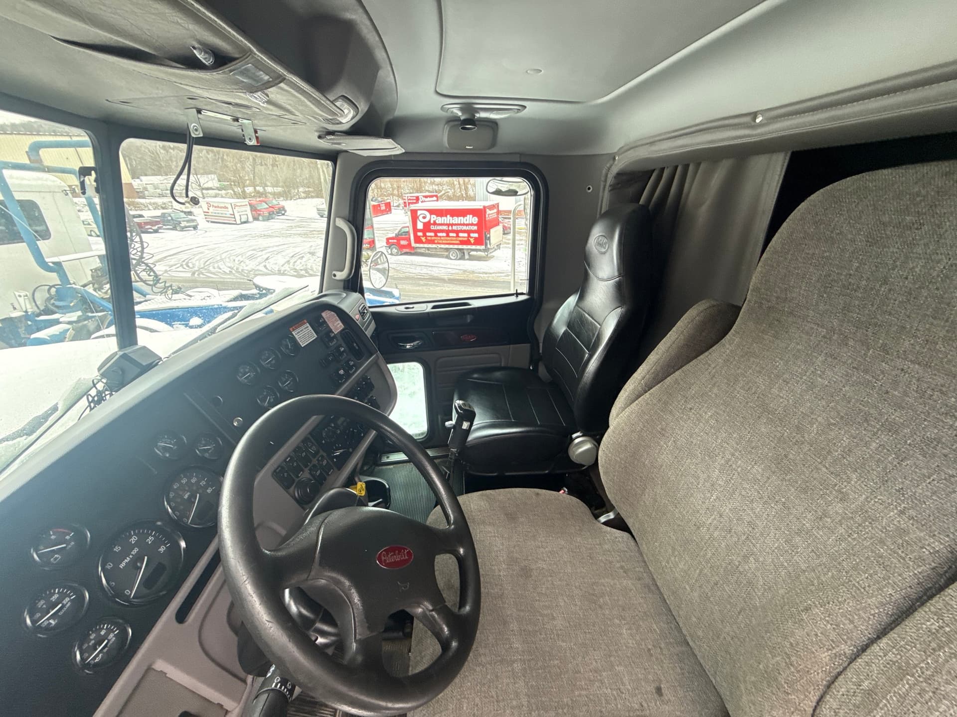 2013 Peterbilt 367 Tri-Drive